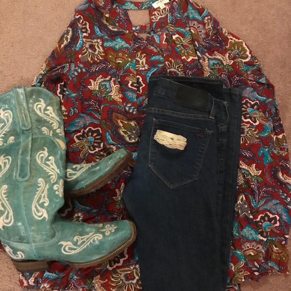 Umgee flowy top NWOT